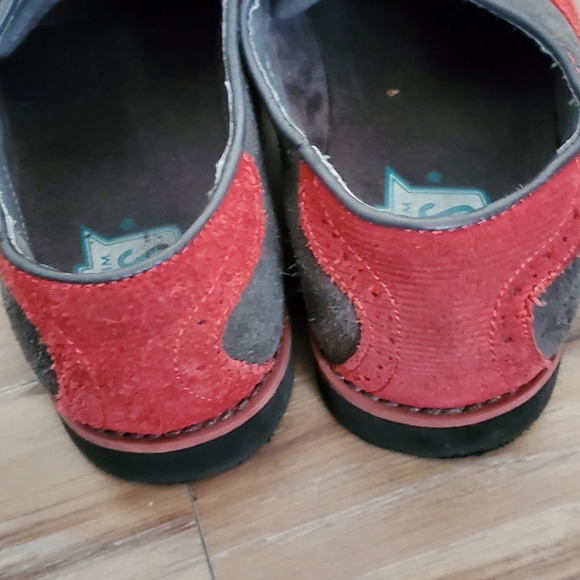 Boys size 5M Florsheim dress/casual shoes. Red and grey. - Picture 4 of 5